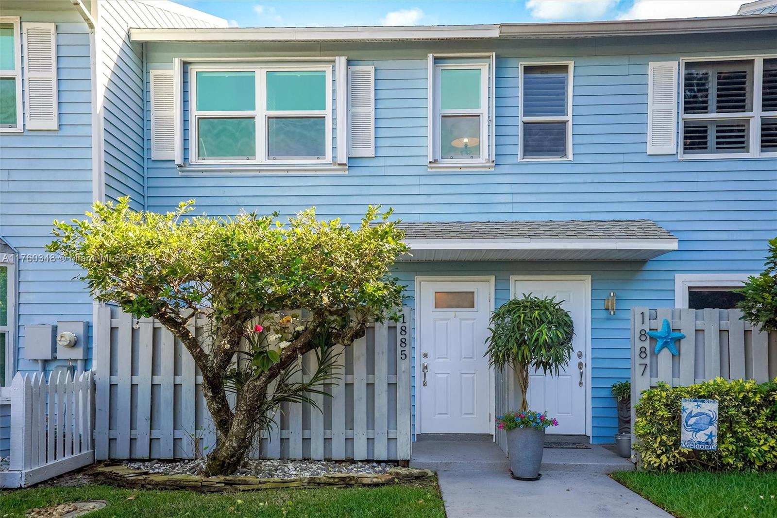 Location meets lifestyle in the gated community of Edgewater Townhomes!
Enjoy all the perks of this newly beautifully redesigned fee simple townhouse w 2 bedrooms & a seamless blend of modern design. Custom sliding barn doors, luxury teak accent walls, and an open kitchen with granite countertops & stainless steel appliances; perfect for entertaining
New flooring, designer lighting, and thoughtful upgrades throughout. Enjoy a private front breakfast nook, spacious back patio with a new motorized custom awning and rehabbed wood deck, perfect for sunsets and gatherings.
Minutes from Fort Lauderdale Beach, Whole Foods, Trader Joe’s, the new Publix, Wilton Drive & walkable to Stork’s Bakery & Starbucks.
This is more than a home, it’s the combination of a great location, upgrades and value!