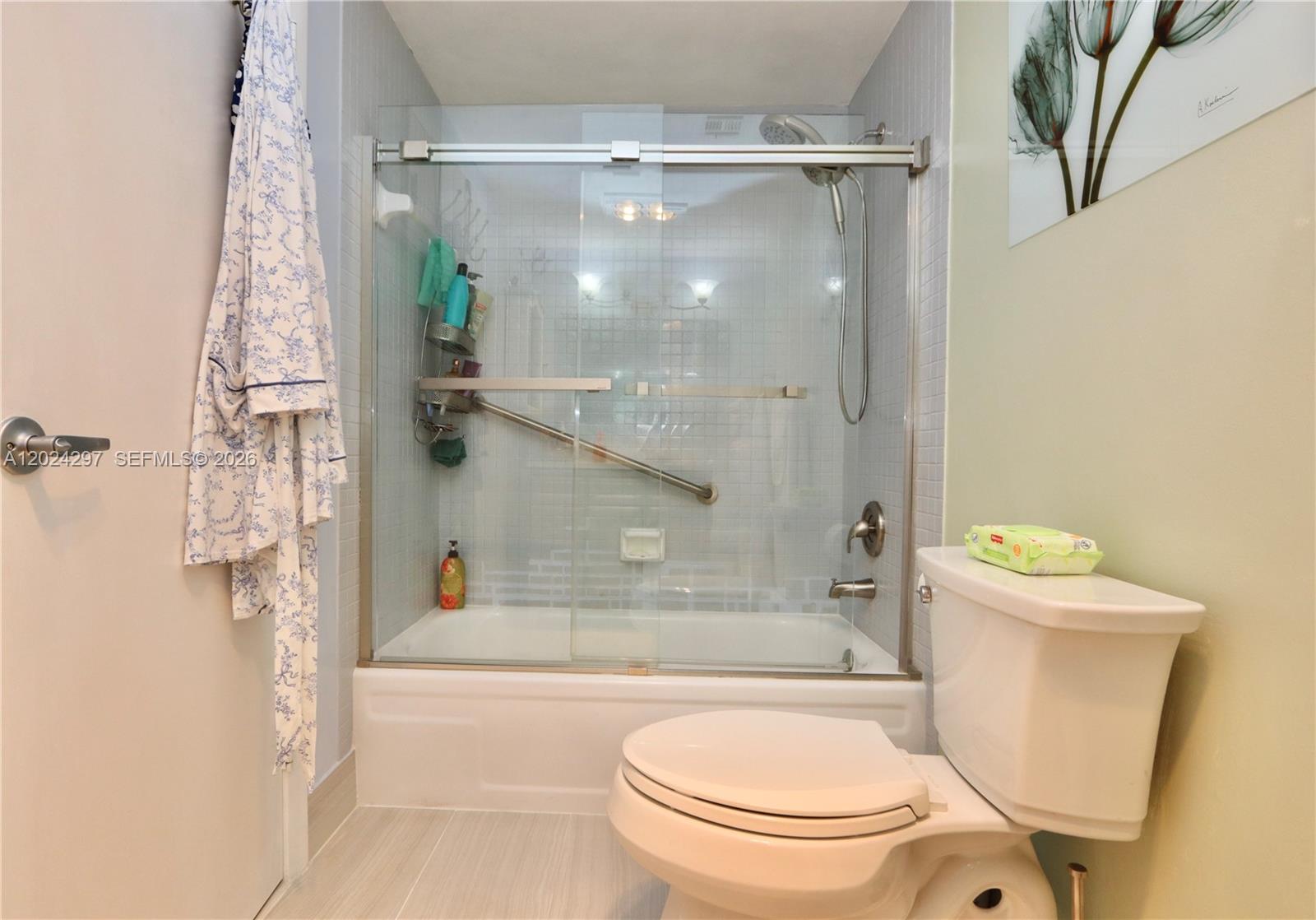 HILLCREST EAST NO 27 COND - Residential