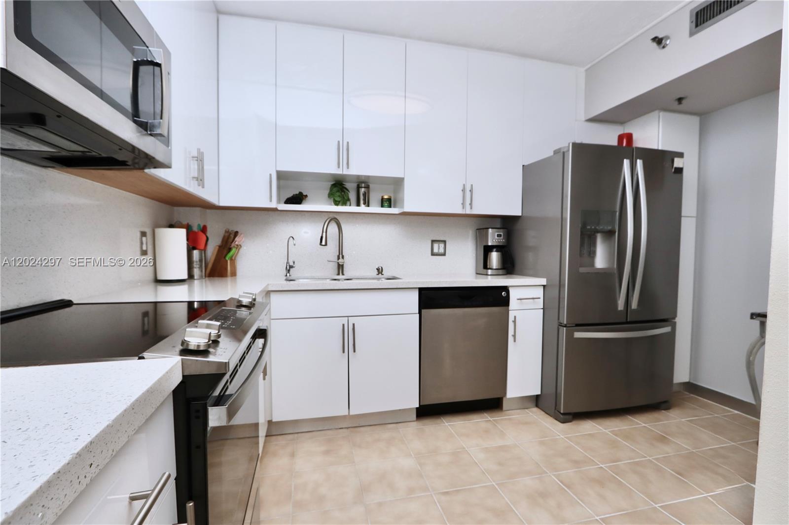 HILLCREST EAST NO 27 COND - Residential