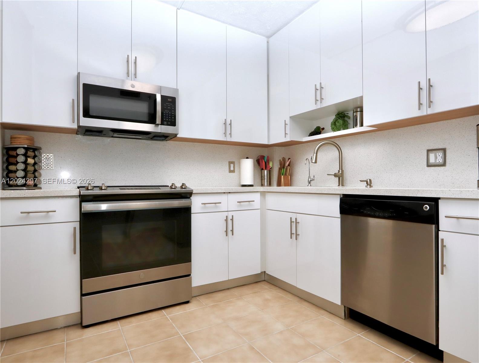 HILLCREST EAST NO 27 COND - Residential