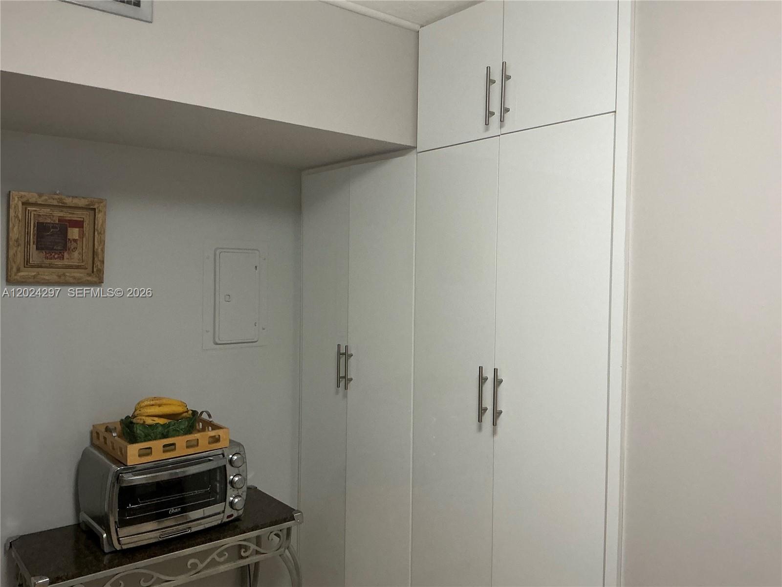 HILLCREST EAST NO 27 COND - Residential