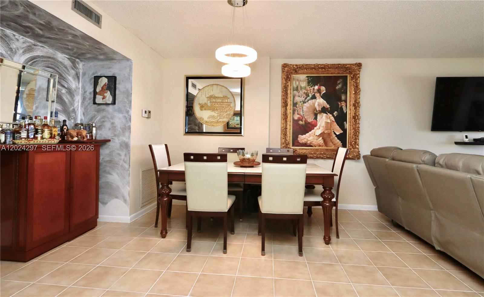 HILLCREST EAST NO 27 COND - Residential