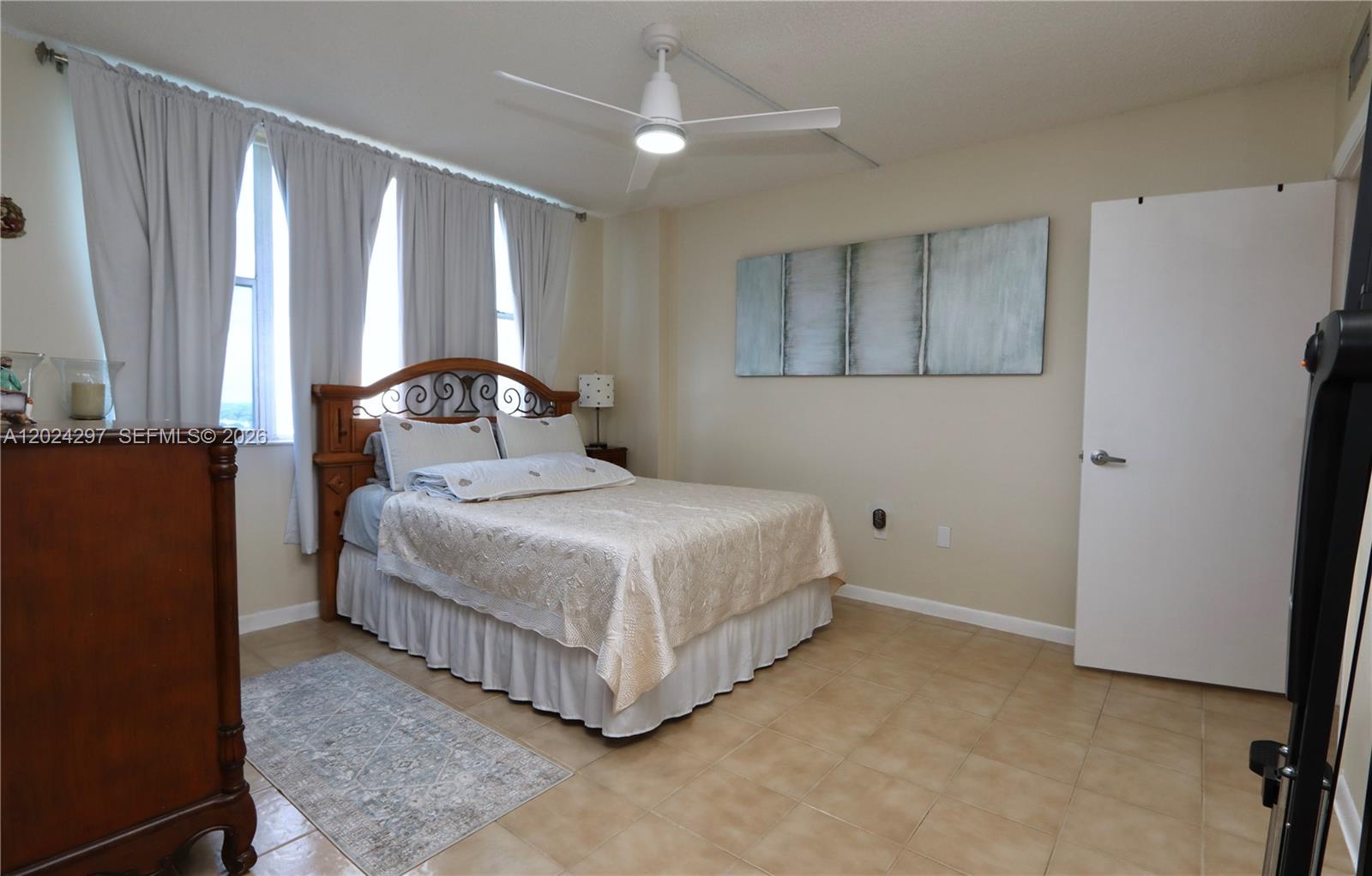 HILLCREST EAST NO 27 COND - Residential