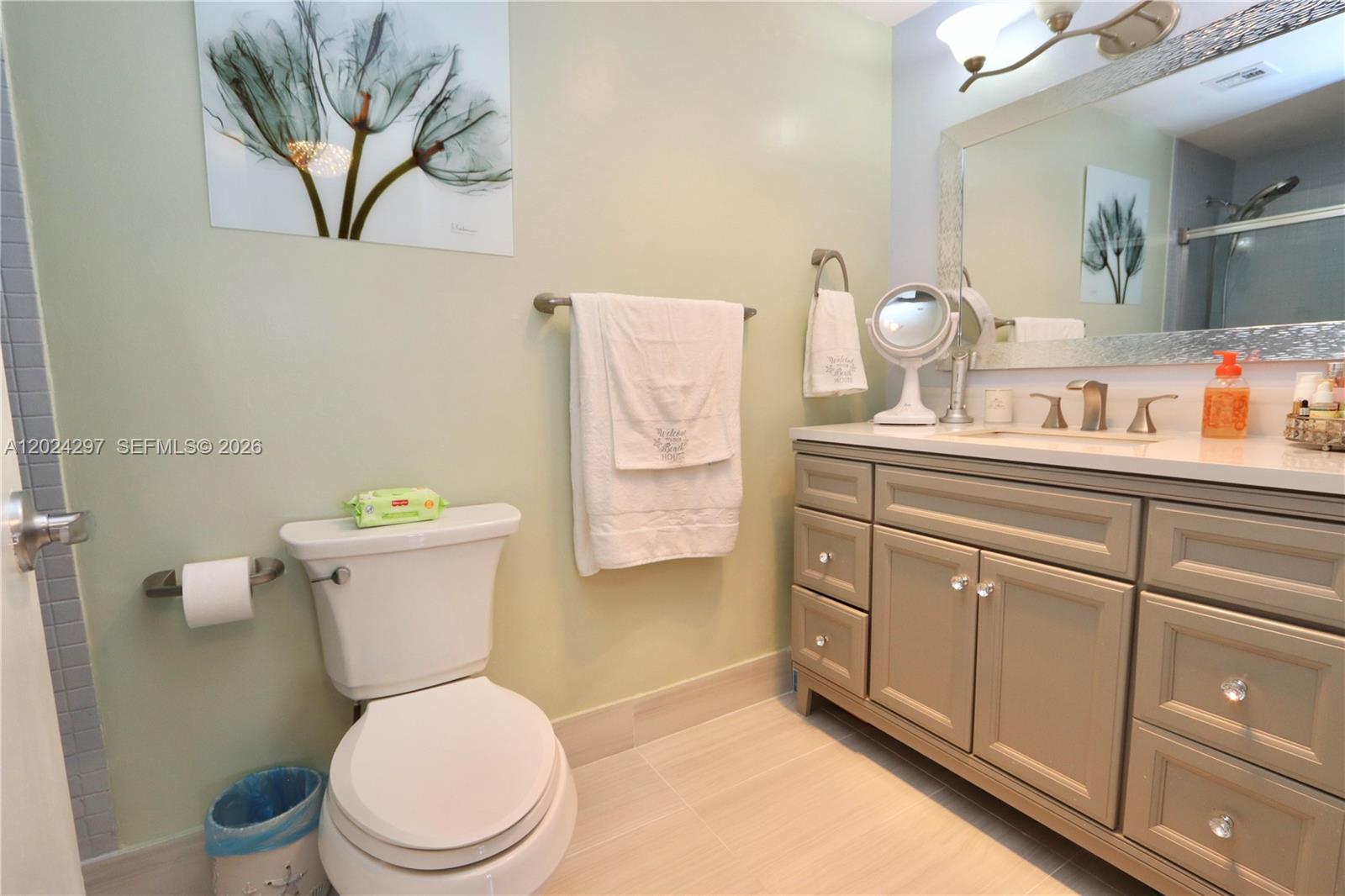 HILLCREST EAST NO 27 COND - Residential