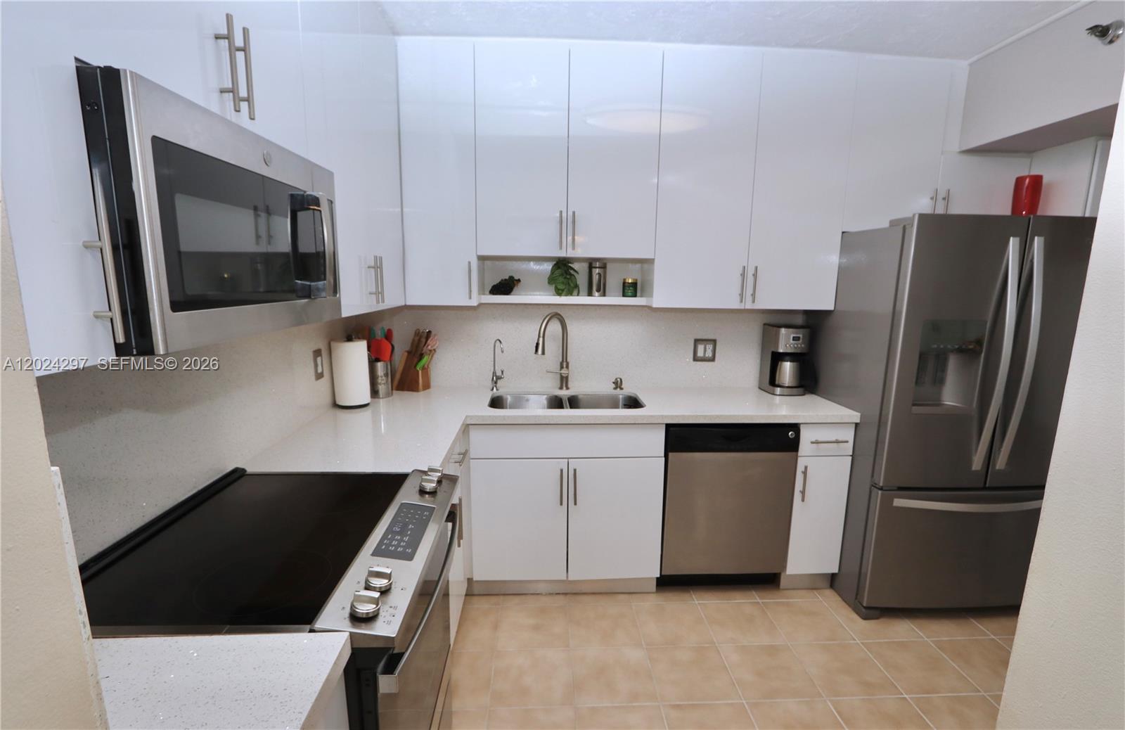 HILLCREST EAST NO 27 COND - Residential