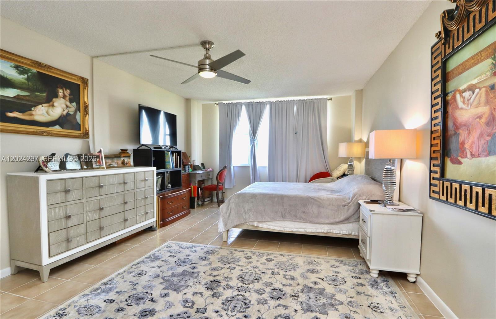 HILLCREST EAST NO 27 COND - Residential