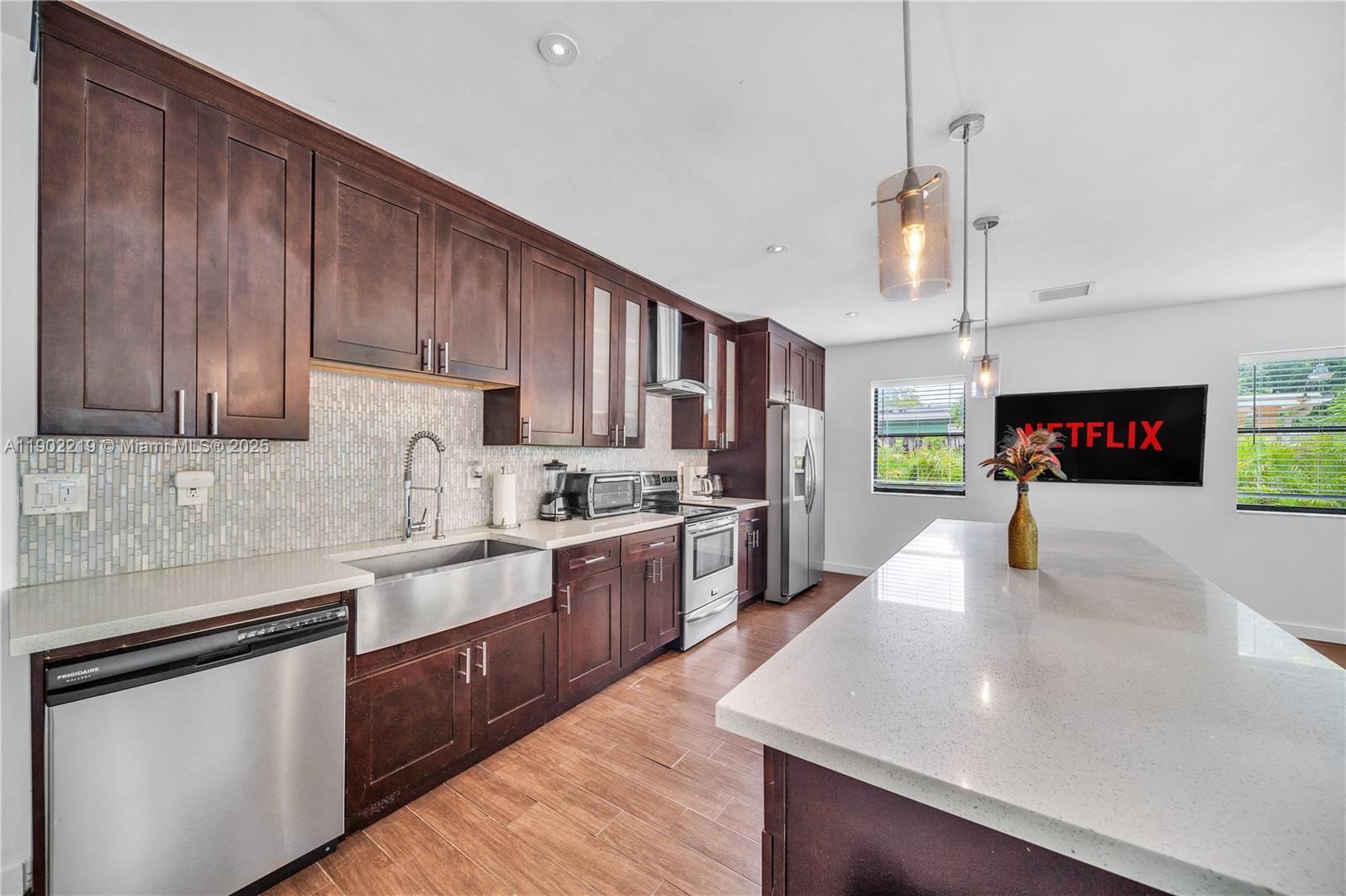 BRIAN MANORS - Residential Lease