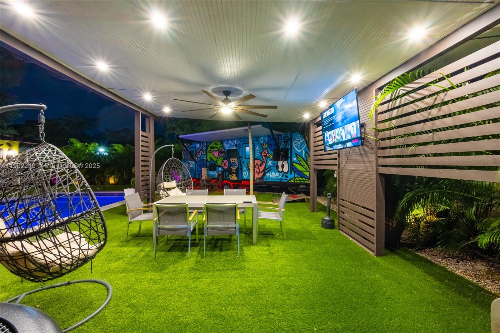 BRIAN MANORS - Residential Lease