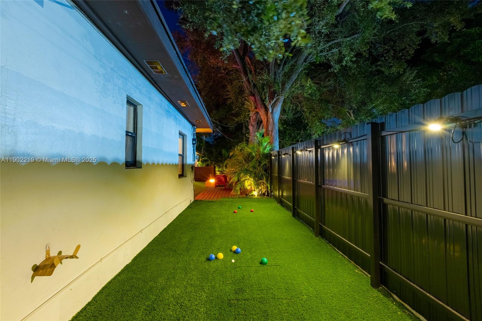 BRIAN MANORS - Residential Lease