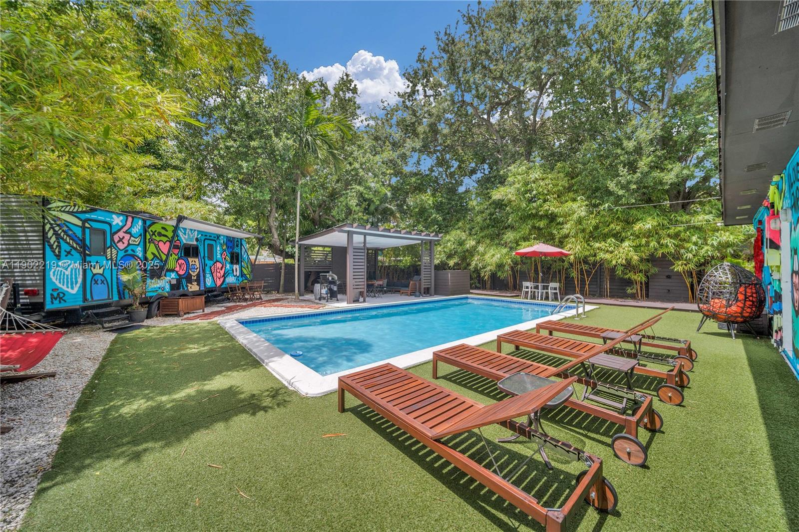 BRIAN MANORS - Residential Lease