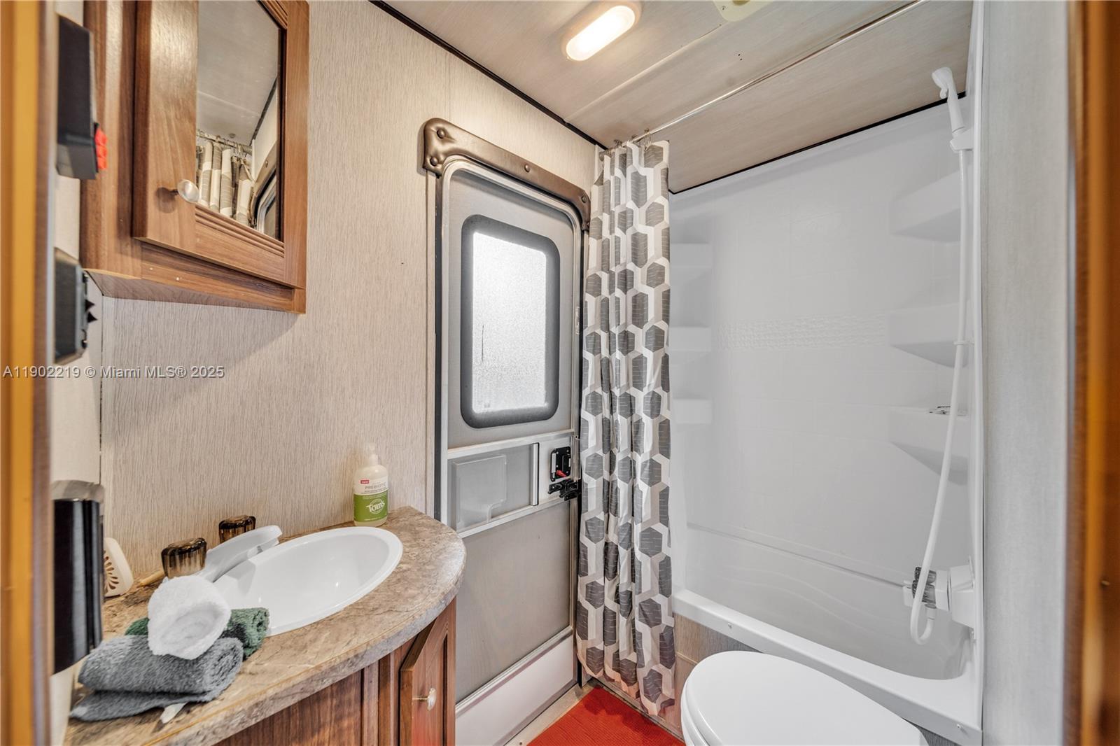 BRIAN MANORS - Residential Lease