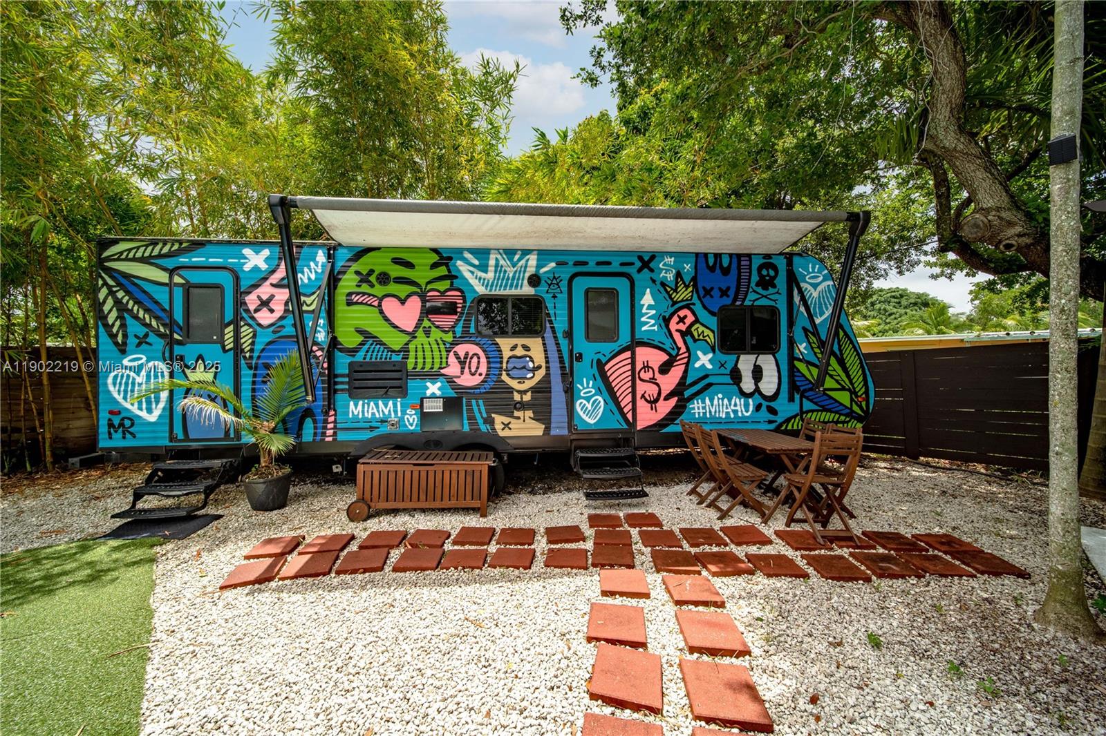 BRIAN MANORS - Residential Lease