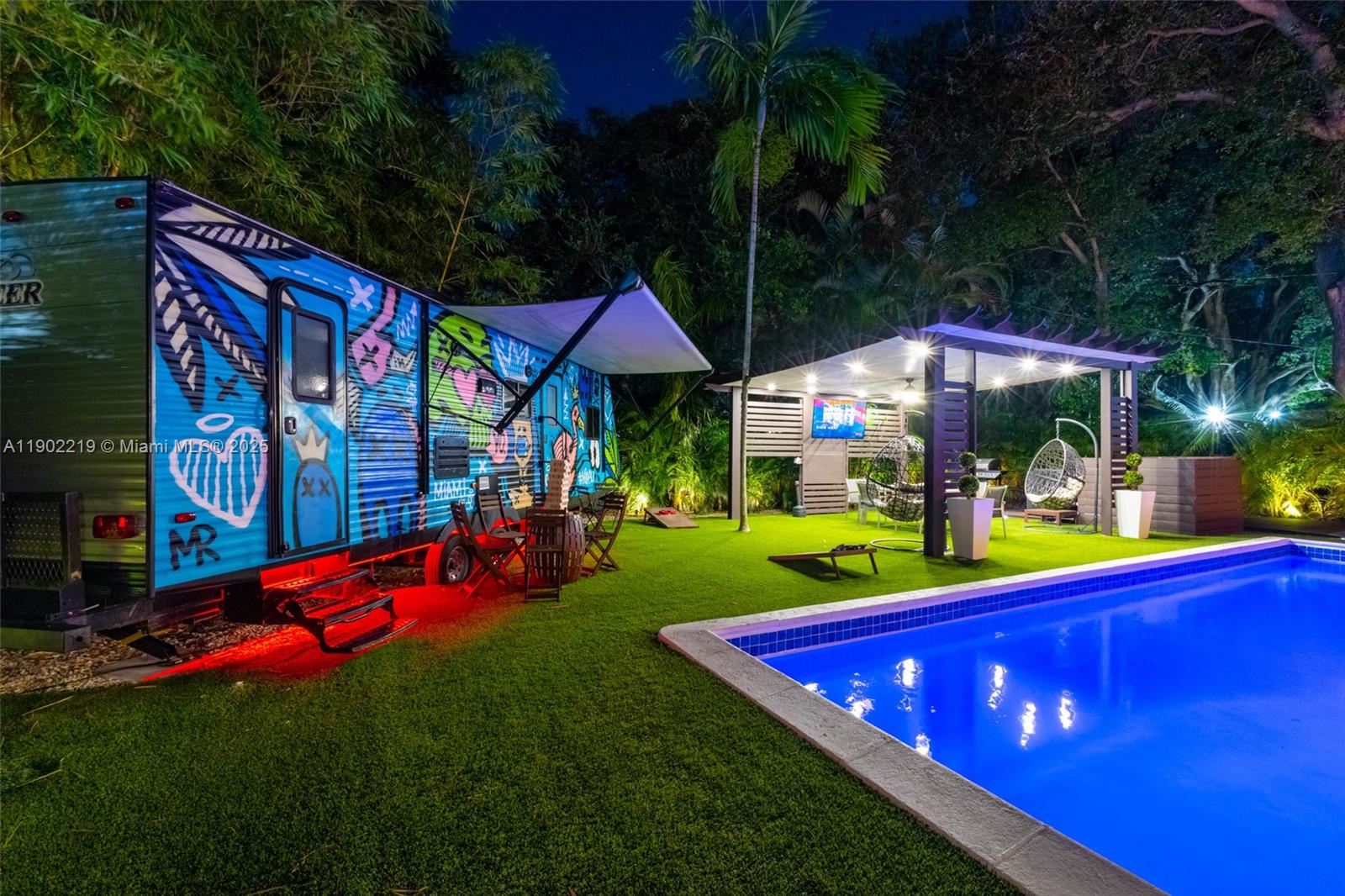 BRIAN MANORS - Residential Lease