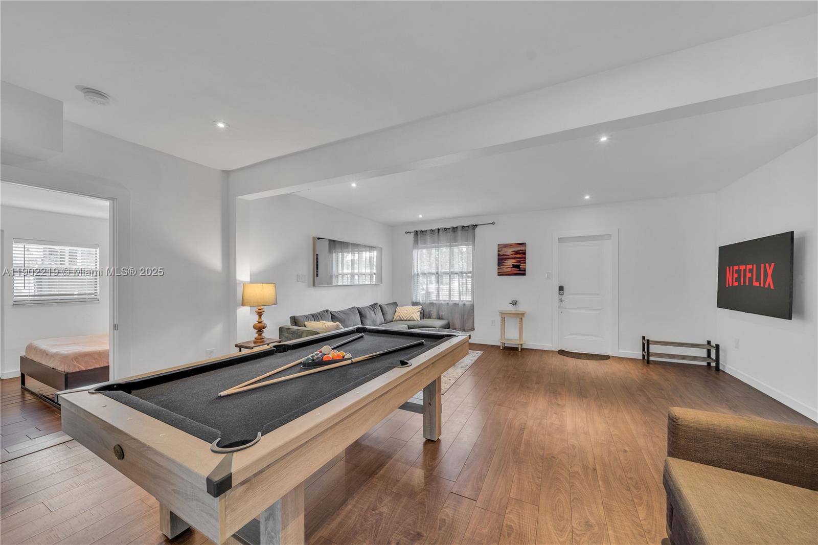 BRIAN MANORS - Residential Lease