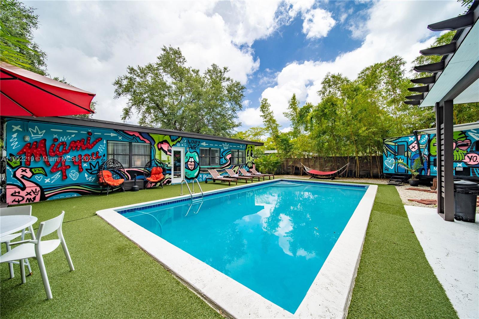 BRIAN MANORS - Residential Lease