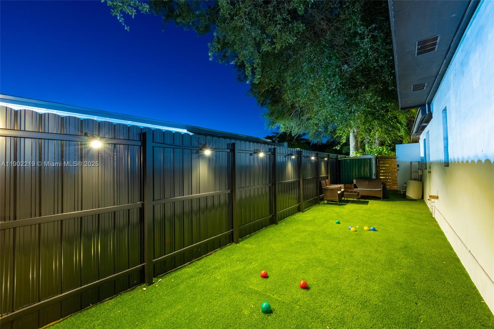 BRIAN MANORS - Residential Lease