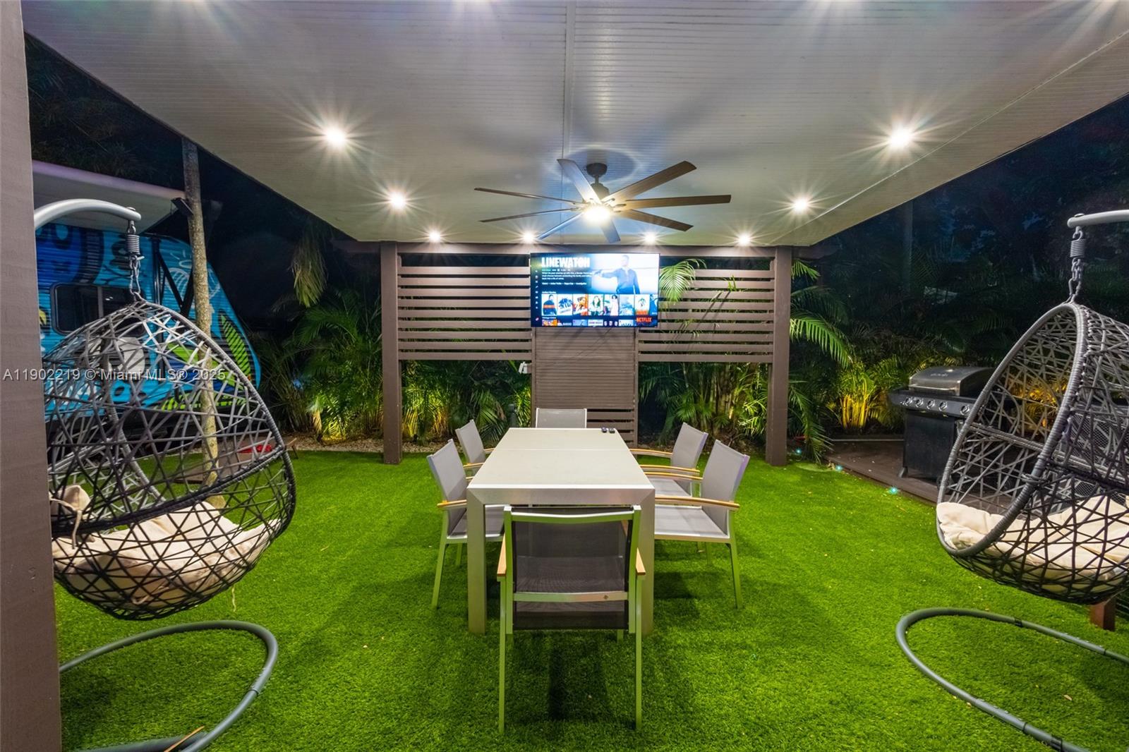 BRIAN MANORS - Residential Lease