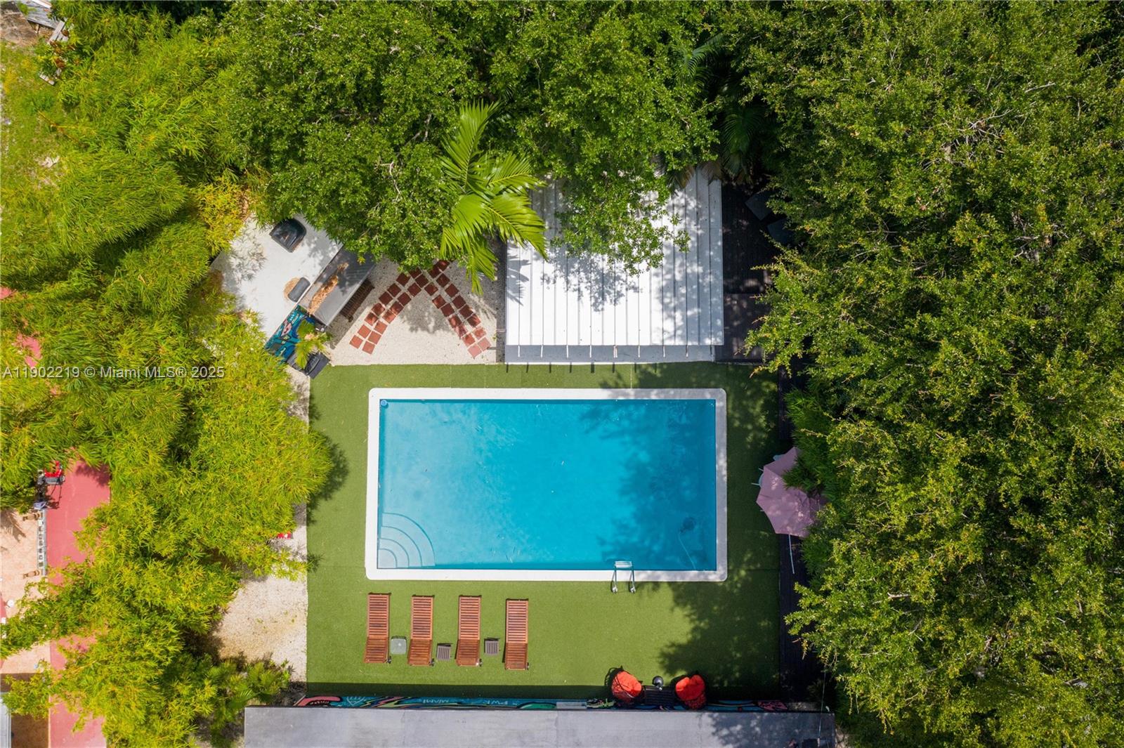 BRIAN MANORS - Residential Lease