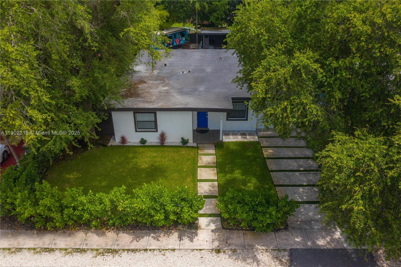 BRIAN MANORS - Residential Lease