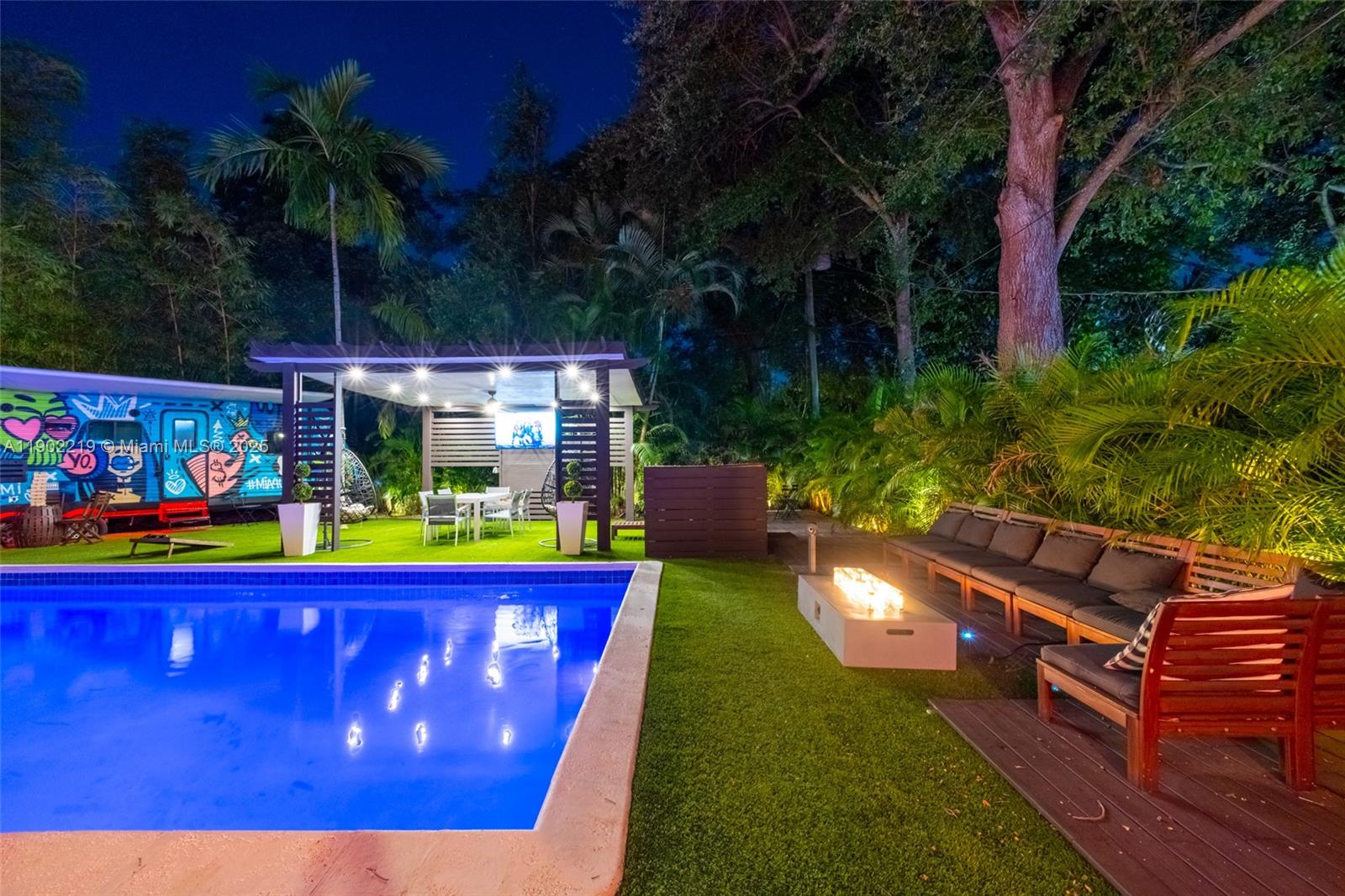 BRIAN MANORS - Residential Lease