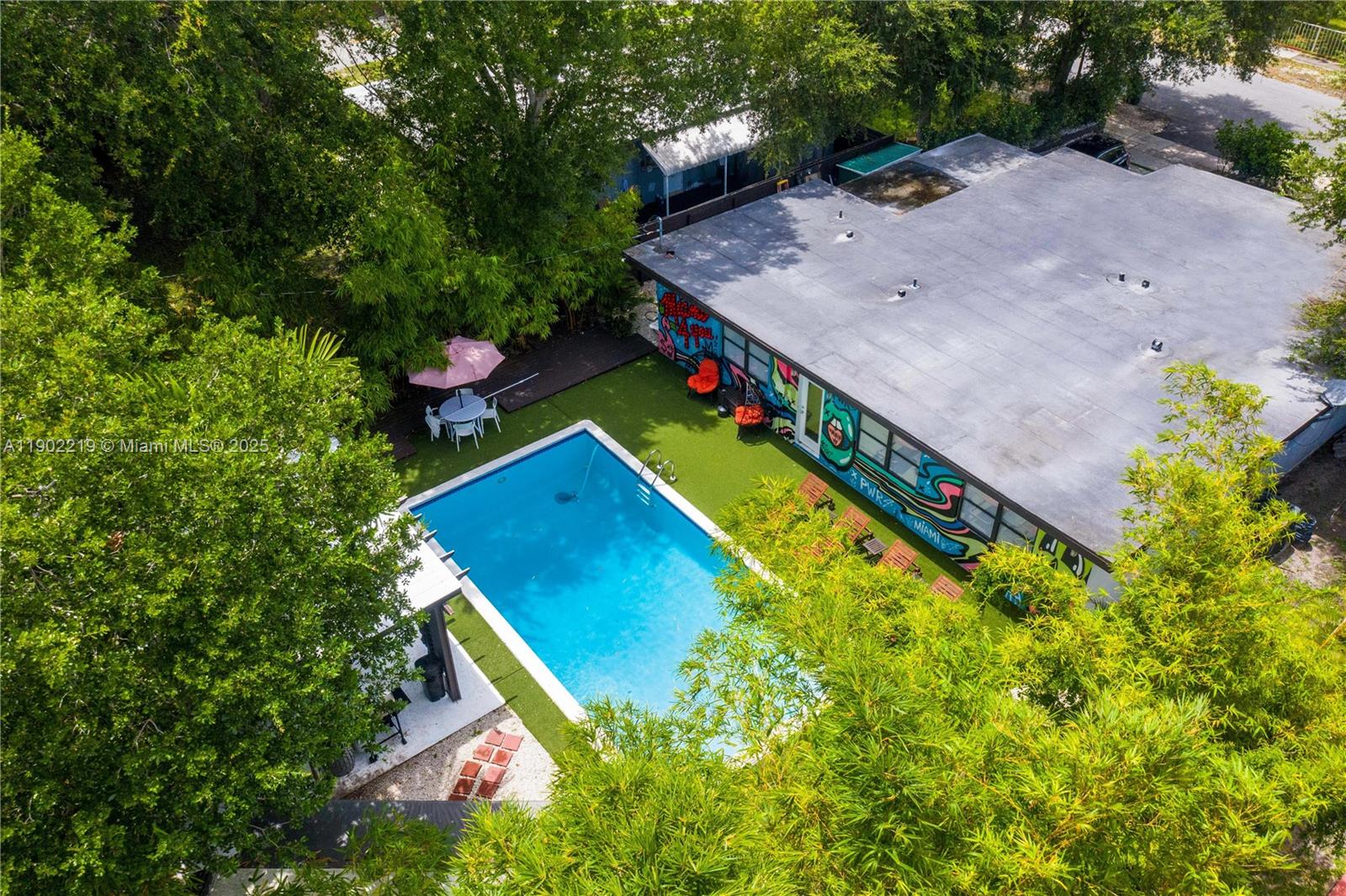 BRIAN MANORS - Residential Lease