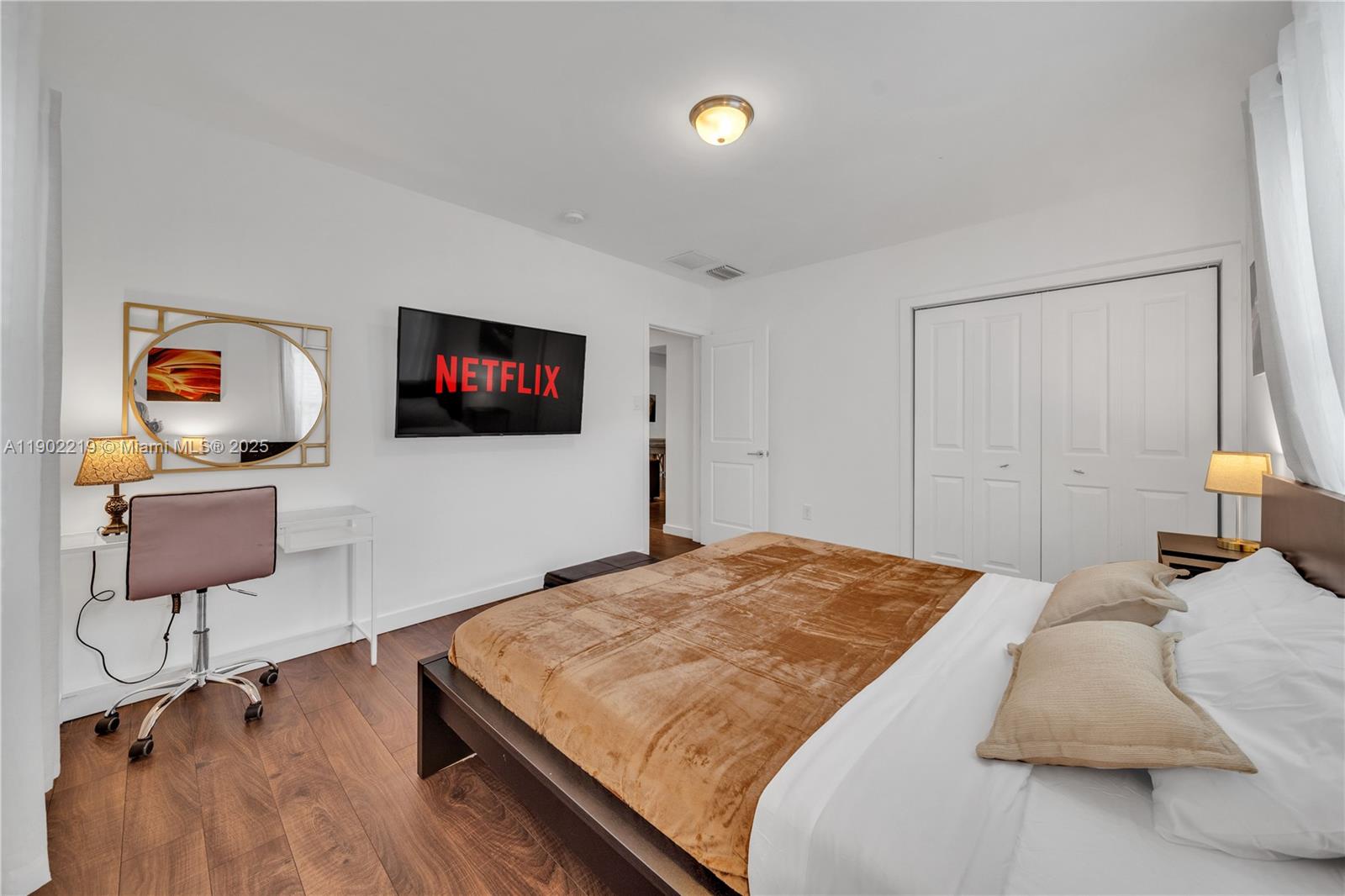 BRIAN MANORS - Residential Lease