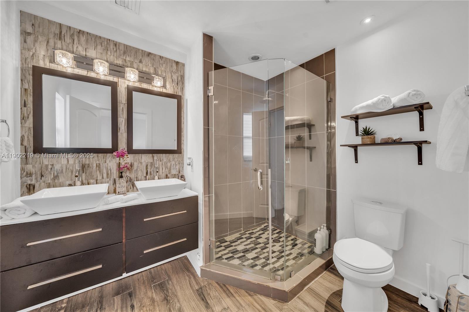 BRIAN MANORS - Residential Lease