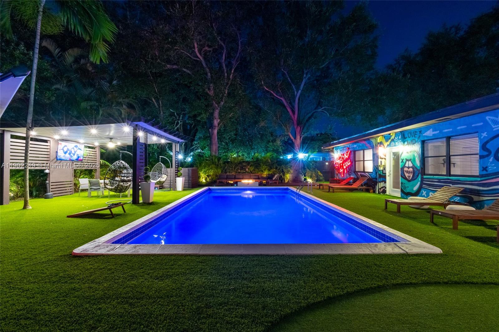 BRIAN MANORS - Residential Lease