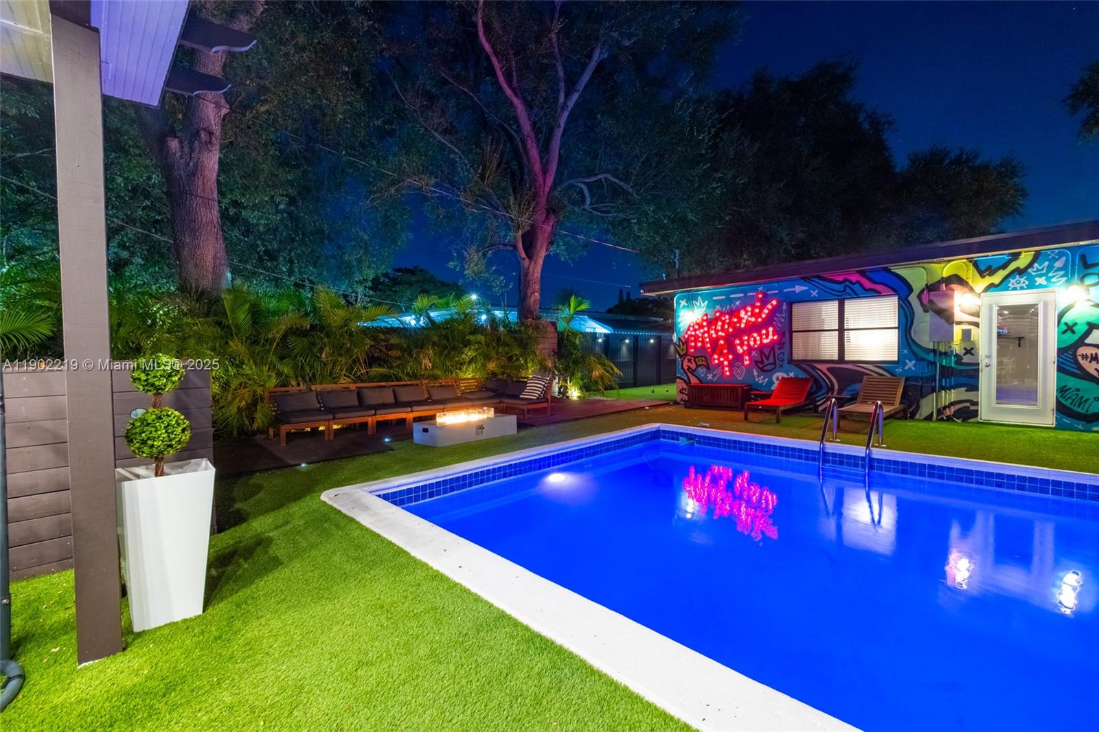 BRIAN MANORS - Residential Lease