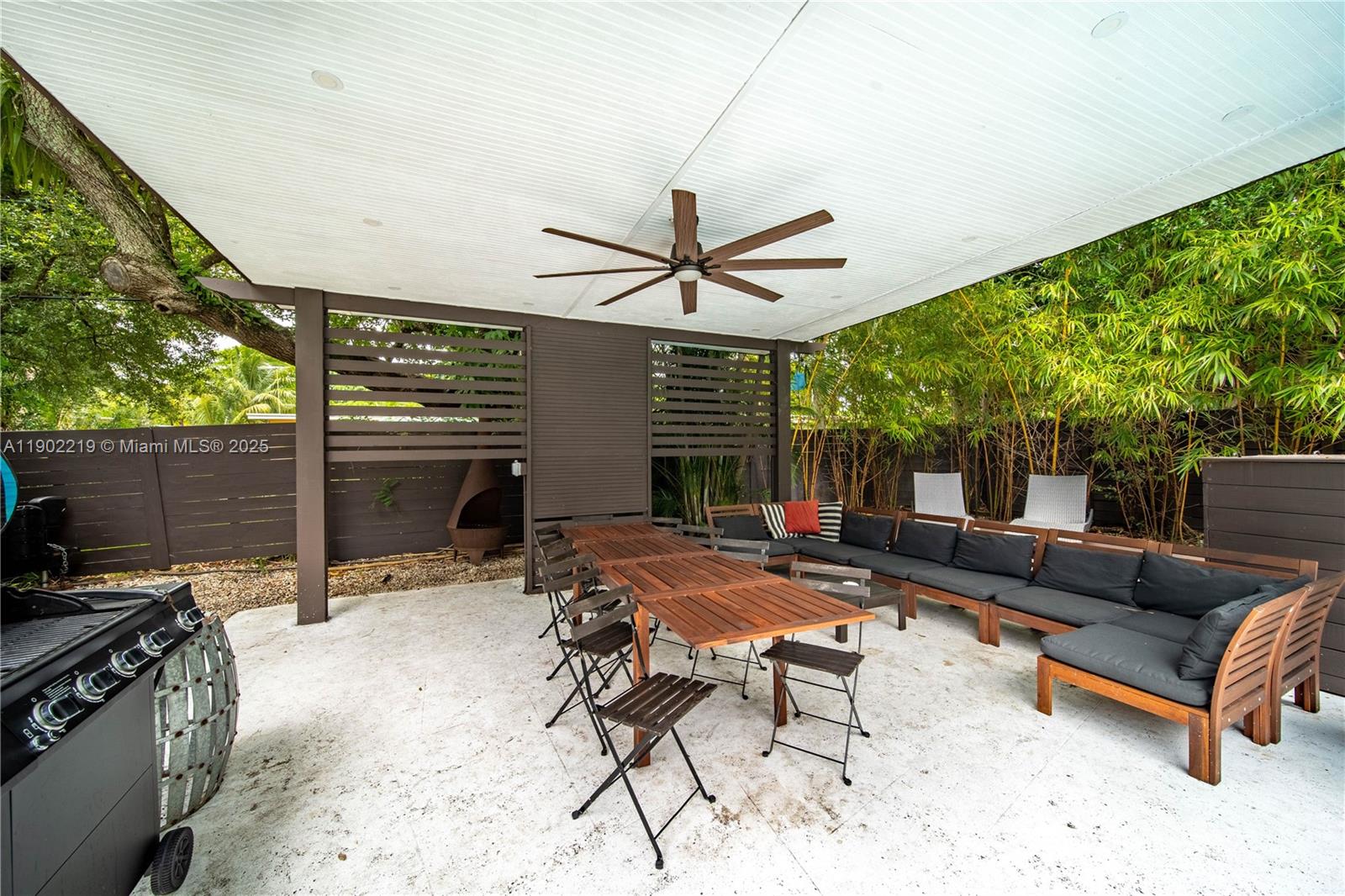 BRIAN MANORS - Residential Lease