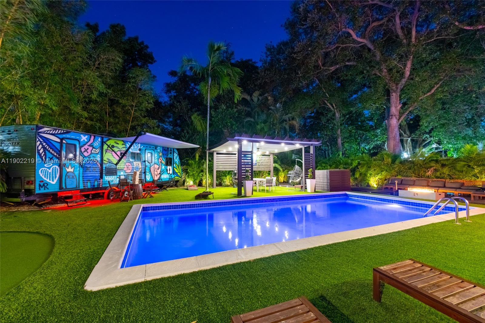 BRIAN MANORS - Residential Lease