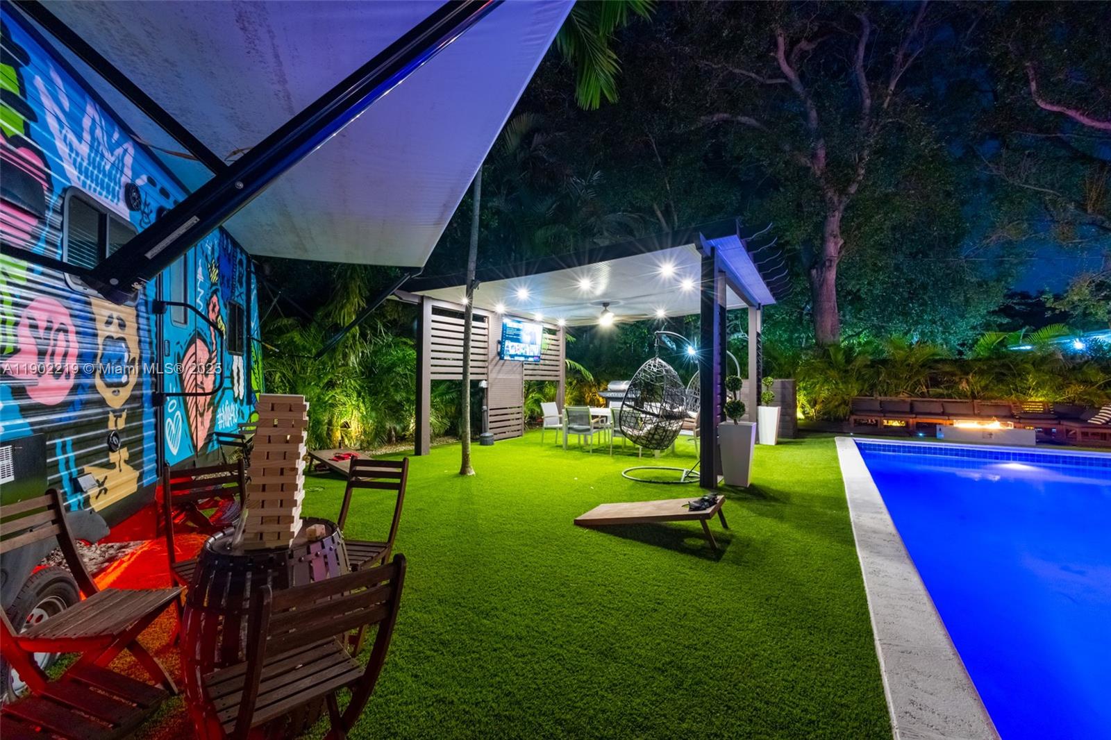 BRIAN MANORS - Residential Lease