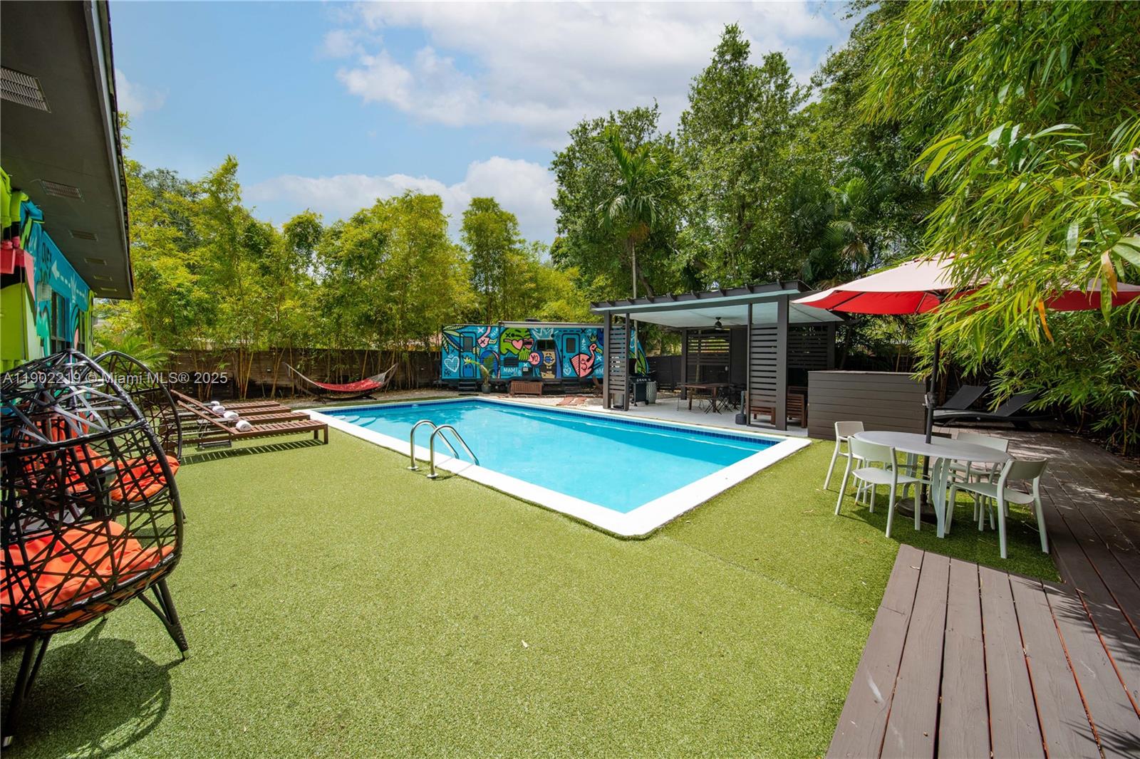 BRIAN MANORS - Residential Lease