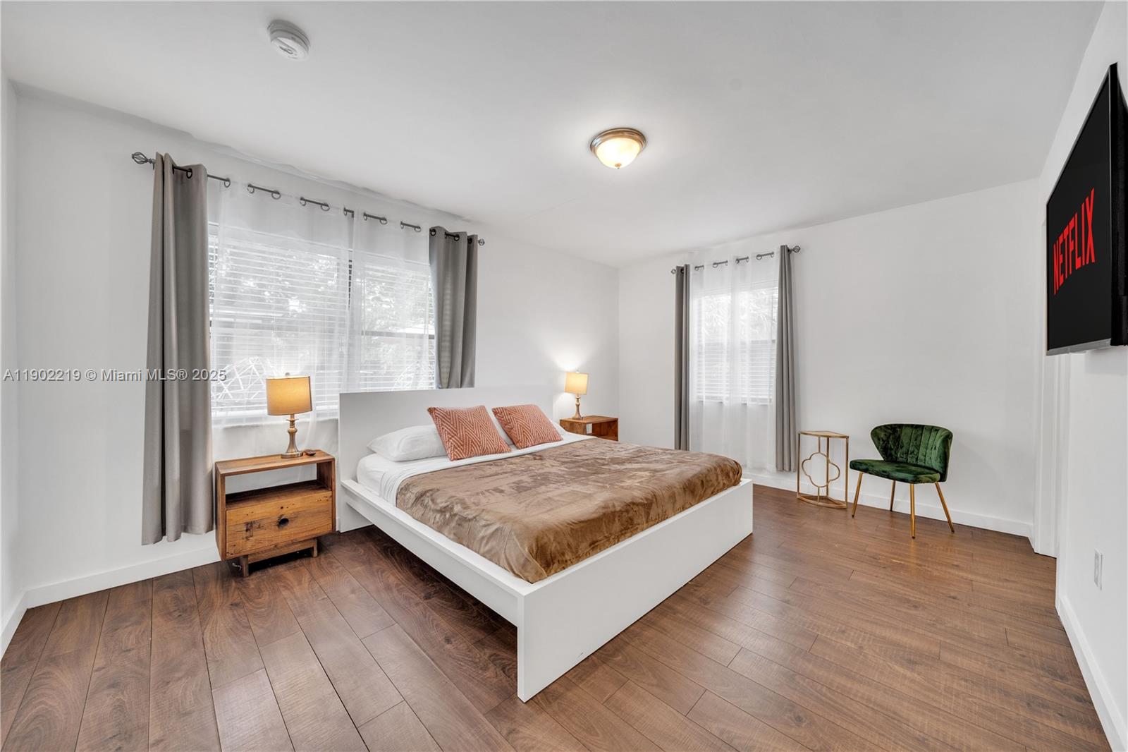 BRIAN MANORS - Residential Lease