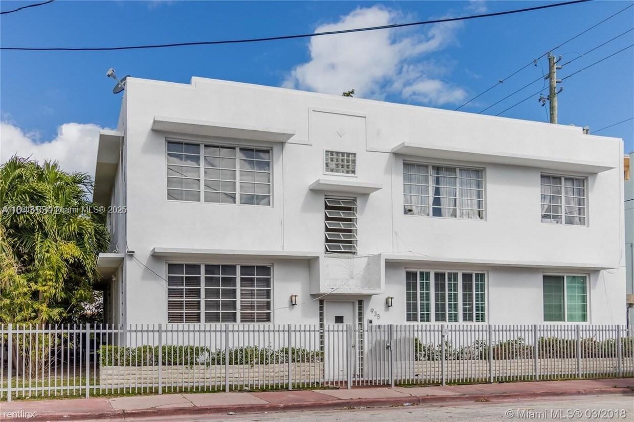 Renovated corner 1 bed / 1 bath in the heart of South Beach. Very bright with windows on two sides, featuring an open layout, modern kitchen with stainless steel appliances, and updated bath. Boutique Art Deco building, quiet and well maintained. Steps to Flamingo Park, the beach, shops, and dining. Move-in ready, ideal as a primary residence, vacation home, or investment.