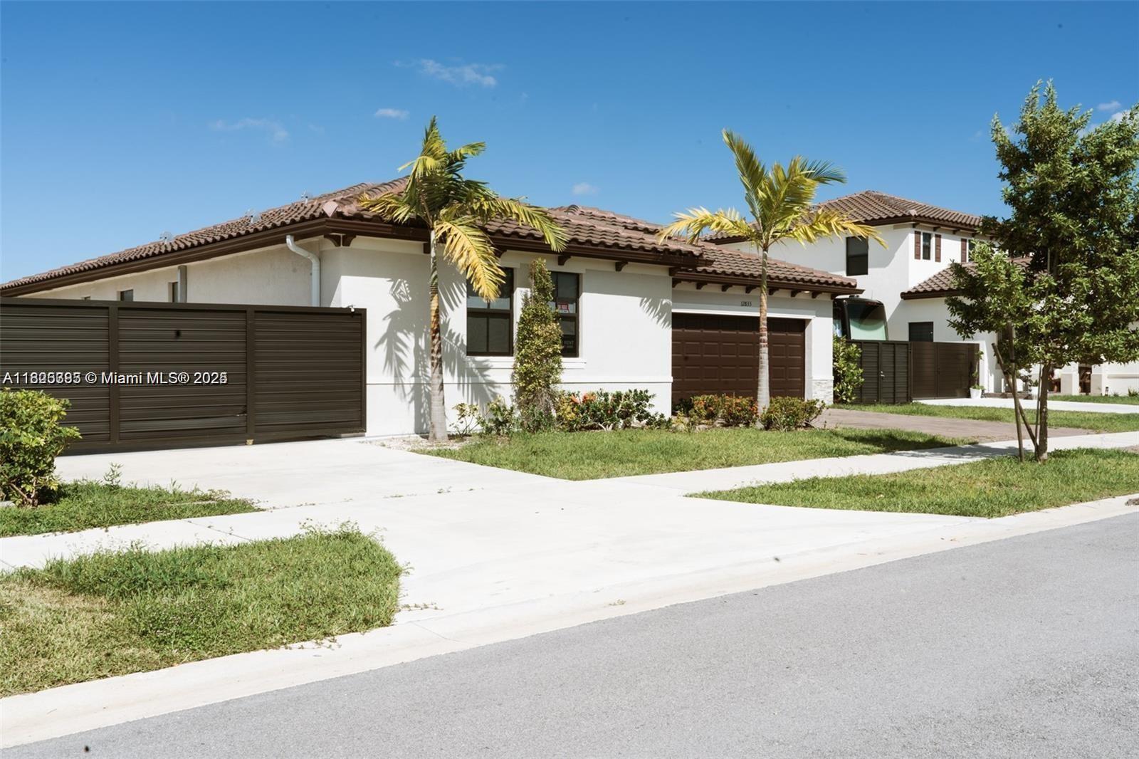 NO HOA! Fantastic Rental home has 4 bedrooms , 2 full baths, 1/2 bath and a 2 car garage with plenty more parking space. Plenty of space on side of property for boat/RV parking. This home is very spacious! High ceilings, new fence, porcelain tiles, Stainless steel appliances, side cement slab for parking RV. Bring your pickiest buyers! Perfectly located within minutes to marina, restaurants, grocery stores, shops, and highway.
Call or Text LA for Showings.