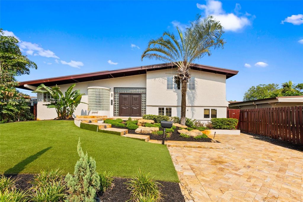 Photo of 2530 Okeechobee Ln, Fort Lauderdale, FL 33312 (MLS # A11865565)