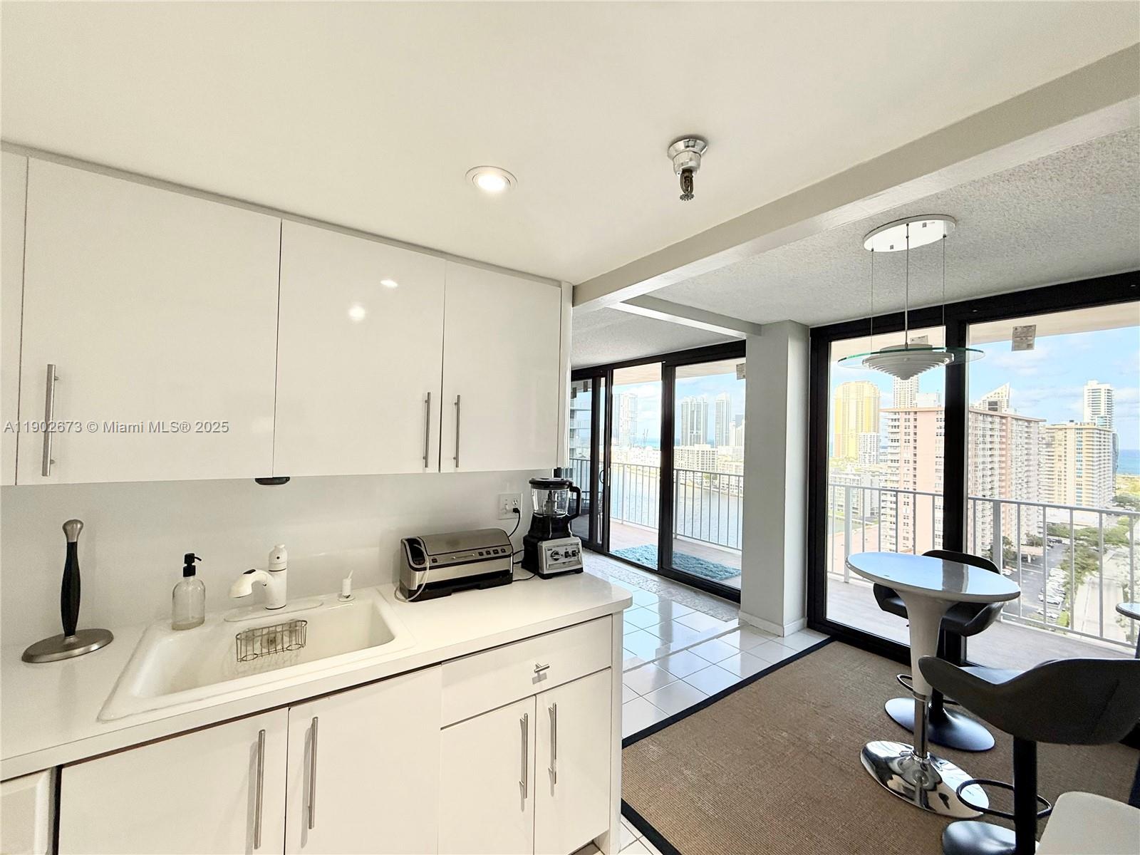 WINSTON TOWERS 700 CONDO - Residential Lease