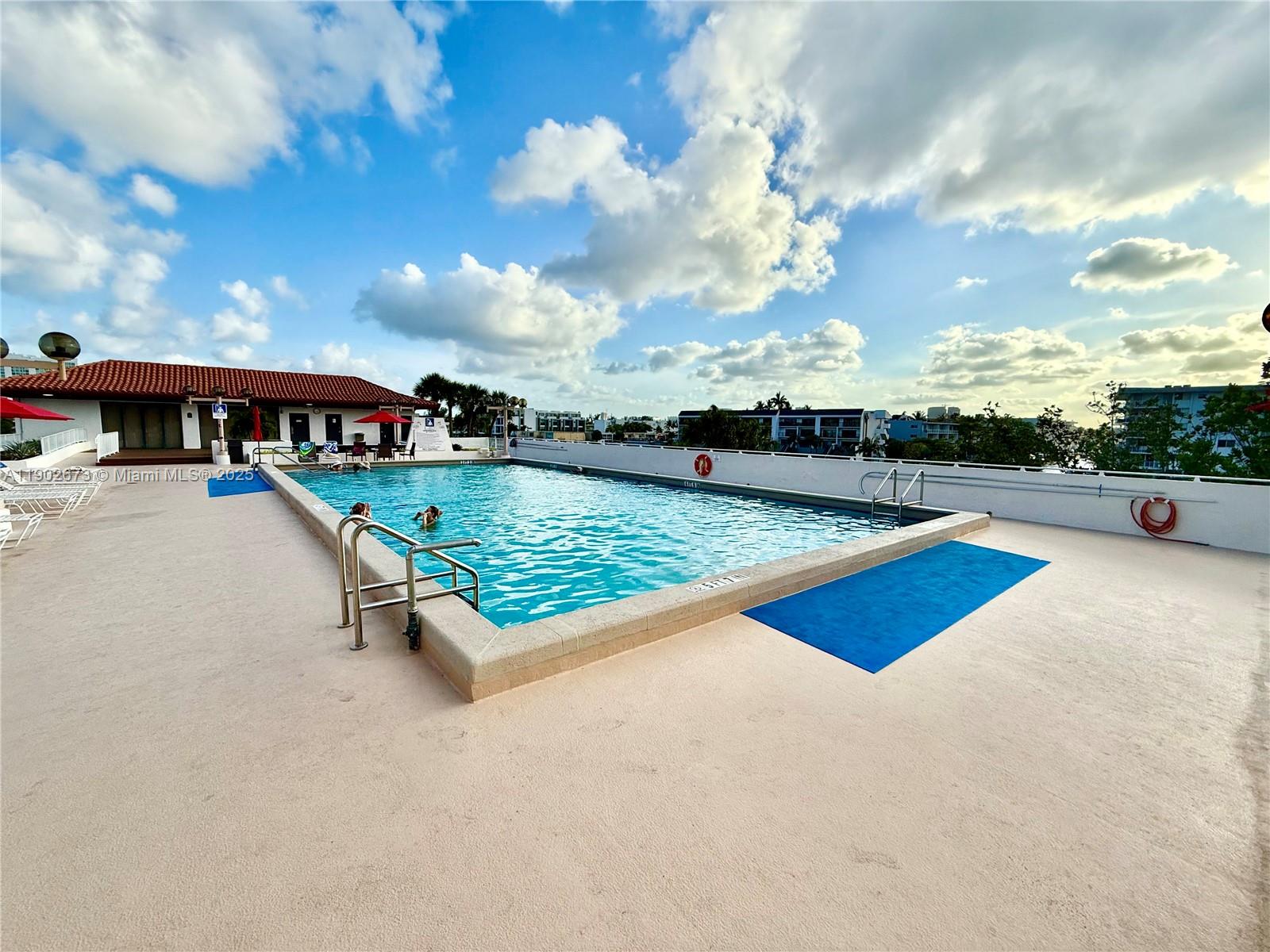 WINSTON TOWERS 700 CONDO - Residential Lease