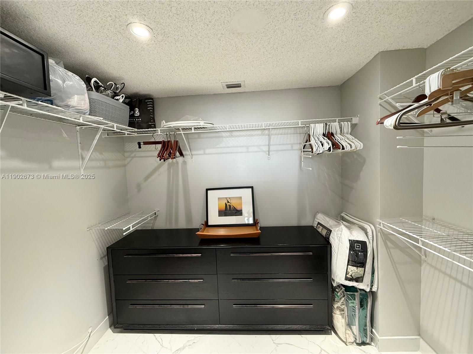 WINSTON TOWERS 700 CONDO - Residential Lease