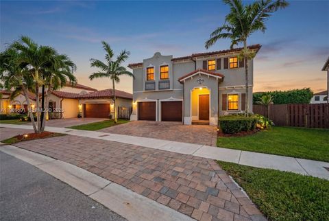 Townhomes and Villas with Garages For Sale in Miami-Dade County, FL 11 17340 SW 154th Pl Miami FL 33187