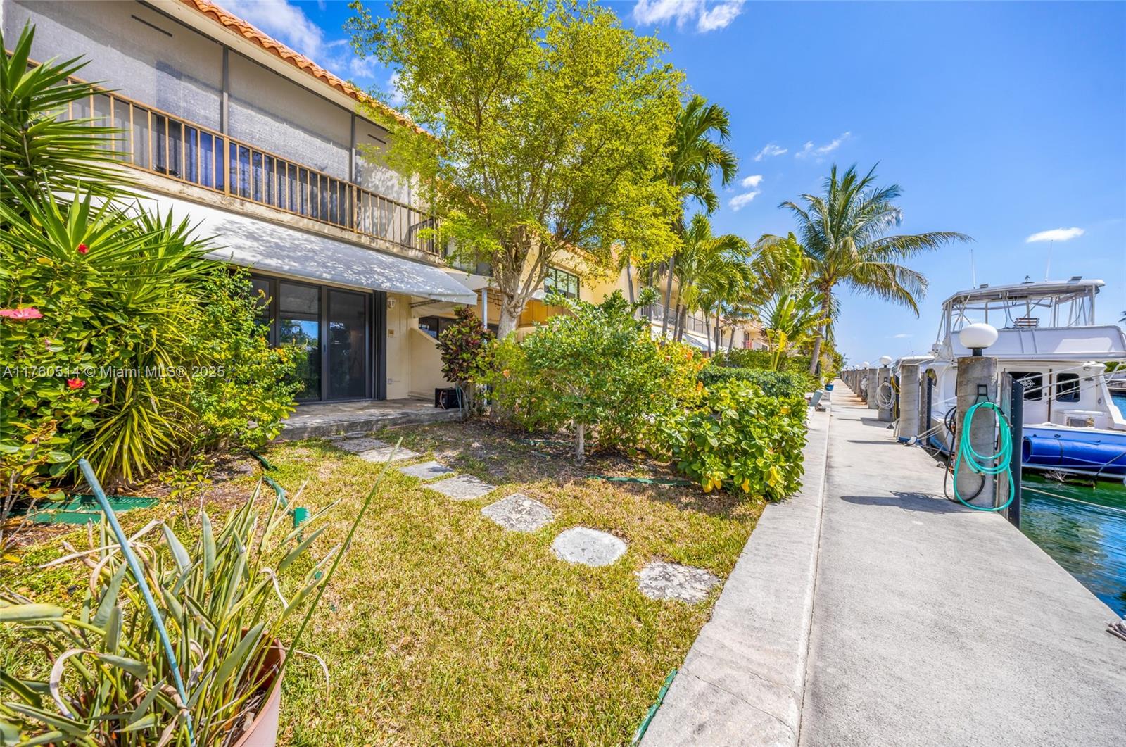 1552 NE 105th St B6