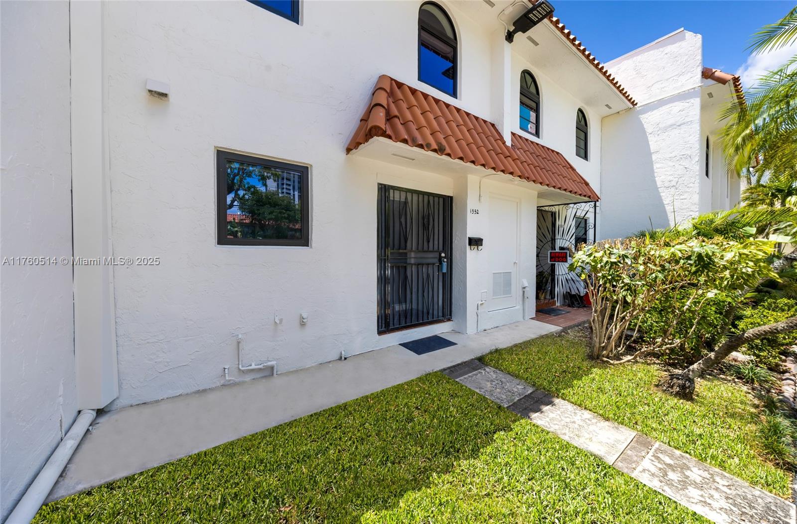 1552 NE 105th St B6