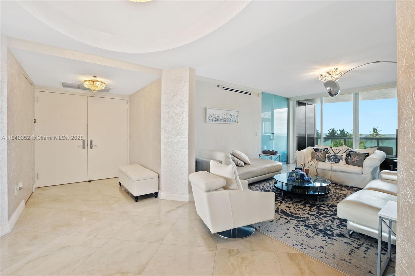 18911 Collins Ave 706