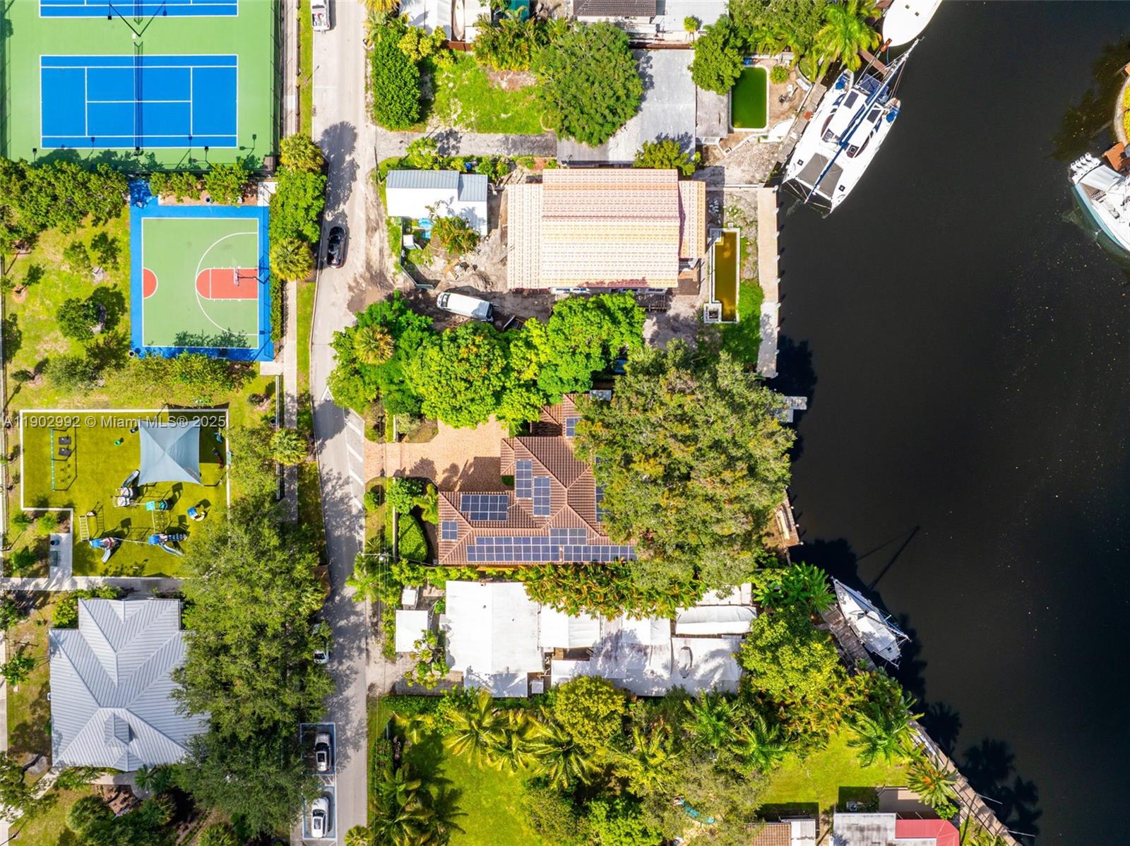 RIVERSIDE ADD AMEN PLAT - Residential