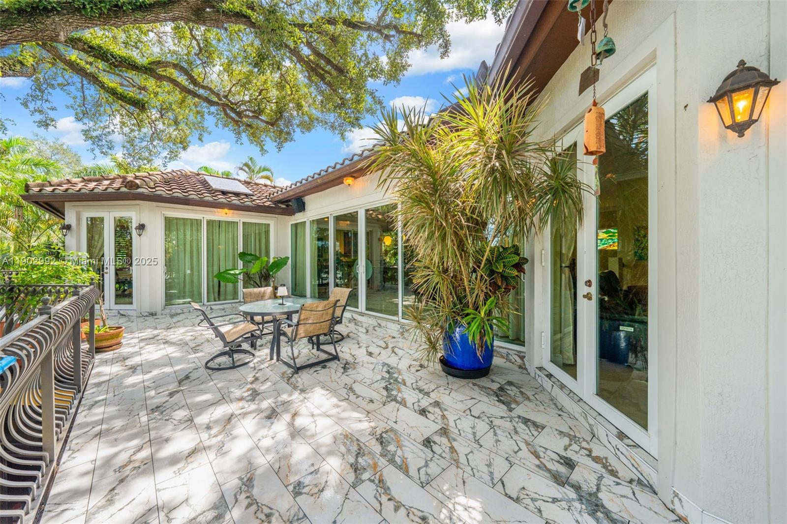 RIVERSIDE ADD AMEN PLAT - Residential