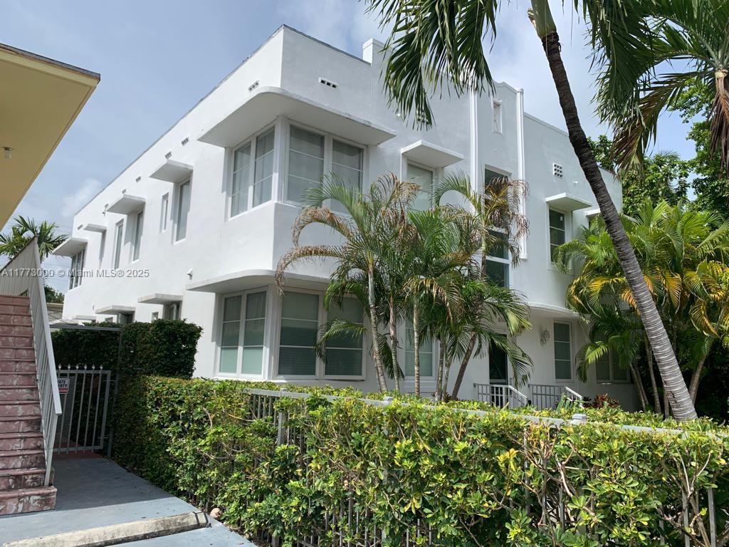 Rental Property at 650 Euclid Ave 101, Miami Beach, Miami-Dade County, Florida - Bedrooms: 1 
Bathrooms: 1  - $2,200 MO.