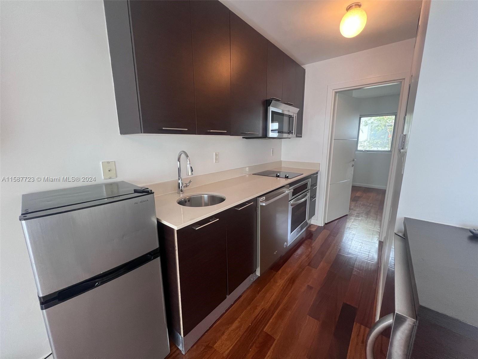 ETRURIA CONDO - Residential