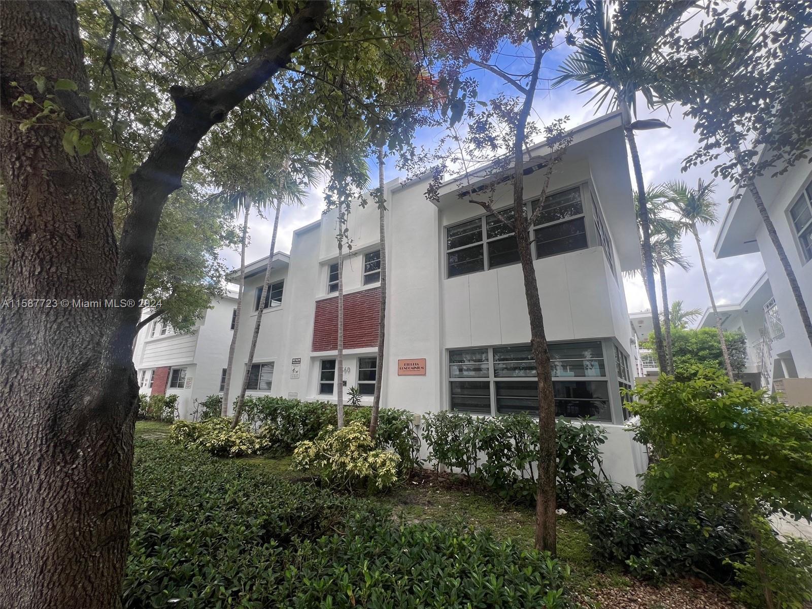 ETRURIA CONDO - Residential