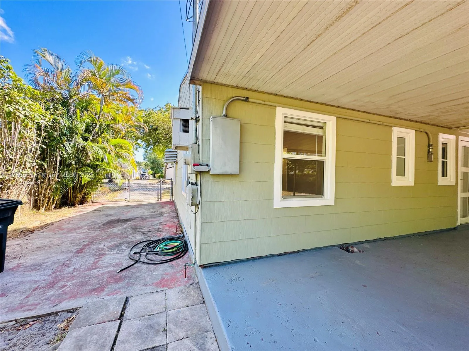 North Miami, Florida 33168, United States, 2 Bedrooms Bedrooms, ,1 BathroomBathrooms,Residential,Active,93451